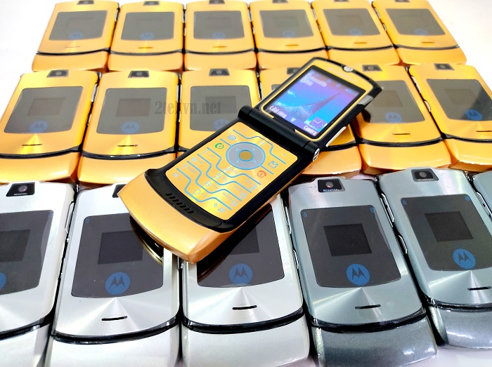 Motorola V3i màu vàng